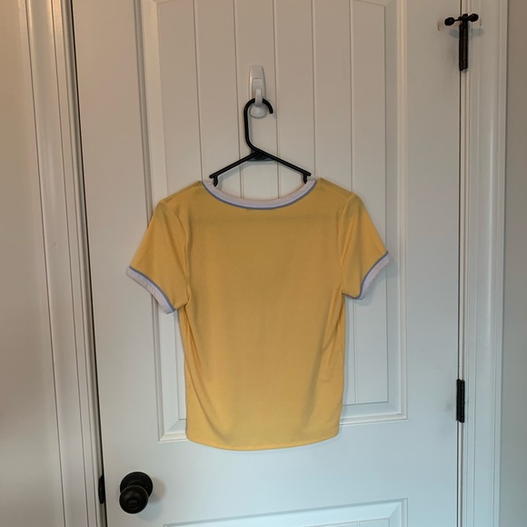 Yellow crop - Picture 3 of 3